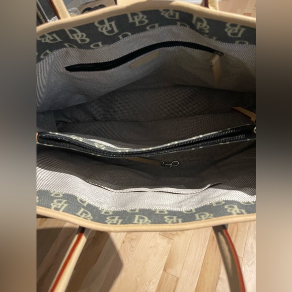 Vintage Dooney & Bourke Purse - Picture 3 of 6